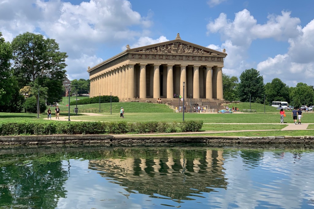 The Nashville Parthenon and Lake Watauga in Centennial Park, Nashville, Tennessee, USA